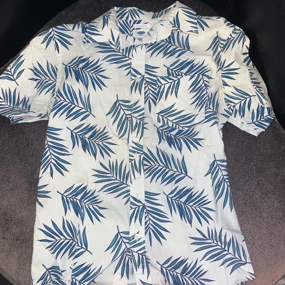 Small mens old navy Hawaiian shirt